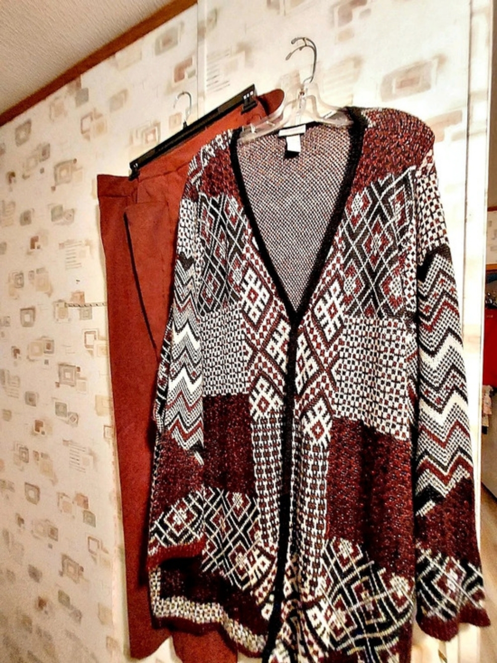 Catherines Geometric Open Front Cardigan in Burgundy & Black Size 3X - Picture 2 of 5